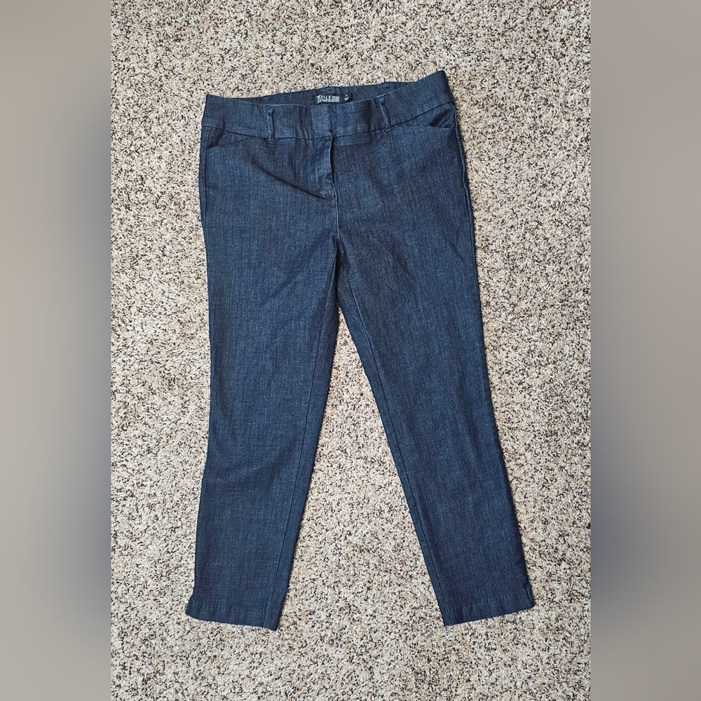 New York & Company Dark Blue Straight Leg Capris